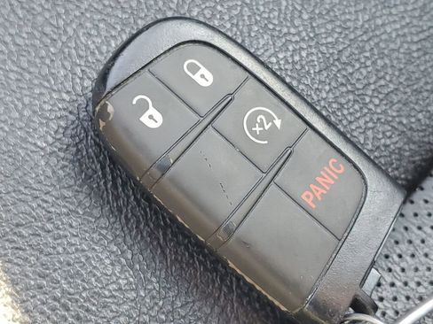 Used 2023 Jeep Compass Limited image 38