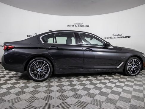 Used 2023 BMW 530e w/ Convenience Package RWD image 4
