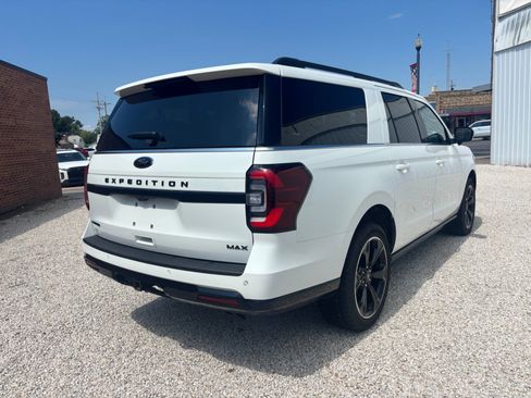 Used 2023 Ford Expedition Max Limited AWD/4WD image 3