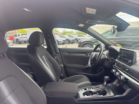 Used 2023 Honda Civic Sport image 18