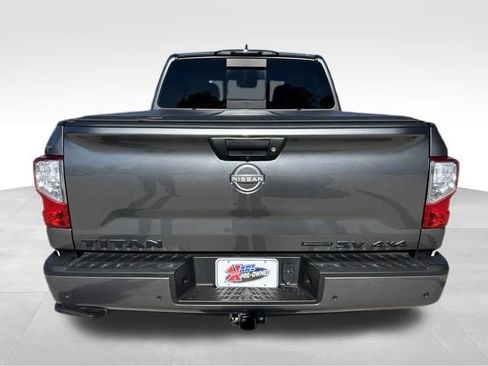 Used 2024 Nissan Titan SV w/ SV Convenience Package AWD/4WD image 3