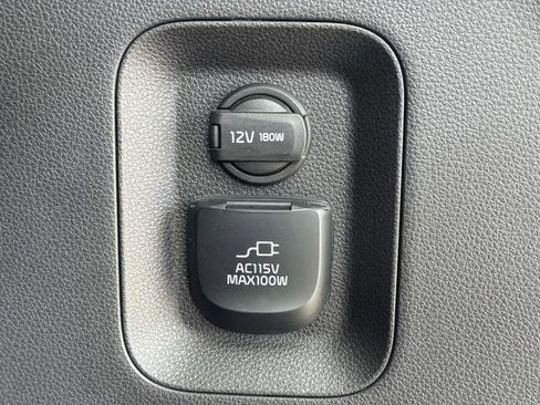 Used 2023 Kia Carnival SX Prestige image 14