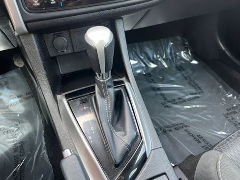 Used 2017 Toyota Corolla LE FWD image 19