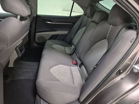 Used 2022 Toyota Camry LE image 25