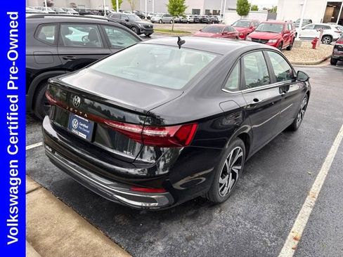 Used 2025 Volkswagen Jetta SEL FWD image 3