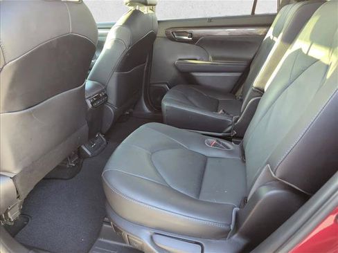 Used 2021 Toyota Highlander Platinum AWD/4WD image 8