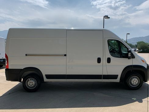 Used 2024 RAM ProMaster 2500 w/ Premium Convenience Group image 6