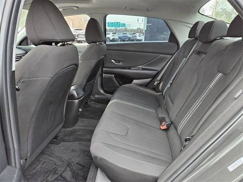 Used 2024 Hyundai Elantra SEL w/ Convenience Package image 9