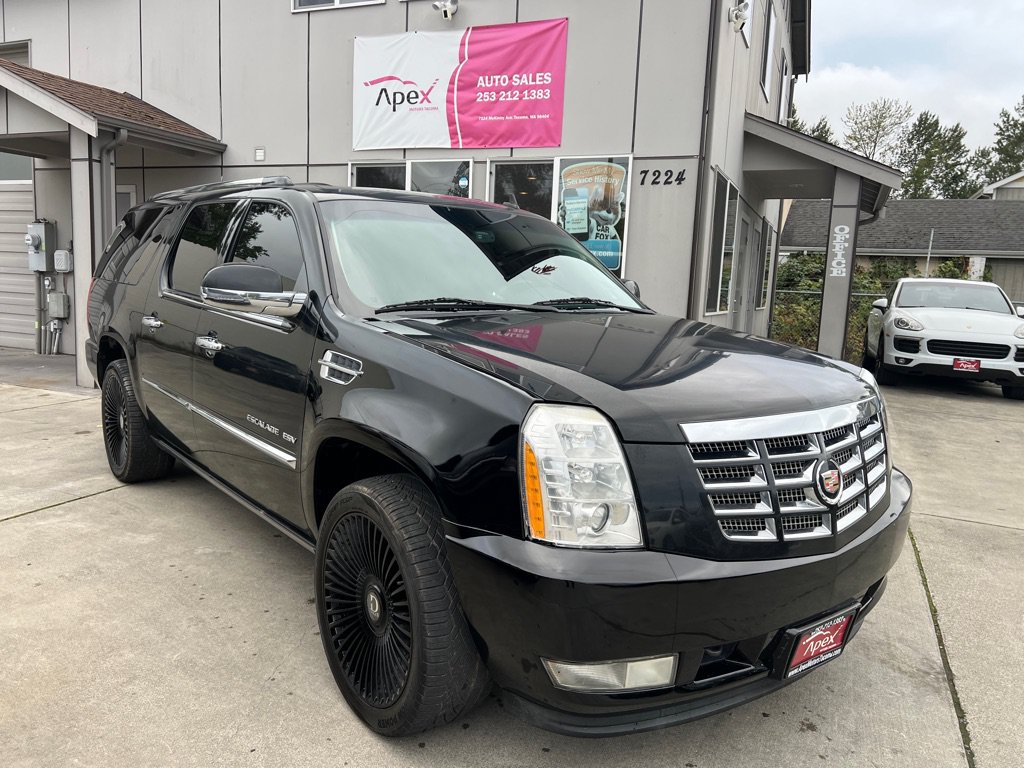 Used 2013 Cadillac Escalade ESV Luxury RWD image 1