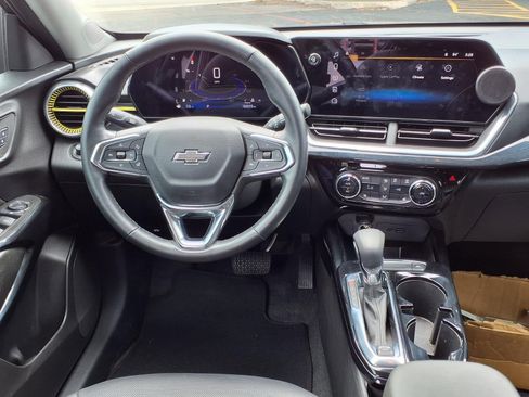 Used 2025 Chevrolet Trax ACTIV w/ Driver Confidence Package FWD image 12