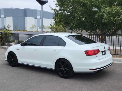 Used 2017 Volkswagen Jetta GLI FWD image 6