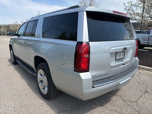 Used 2019 Chevrolet Suburban Premier image 3