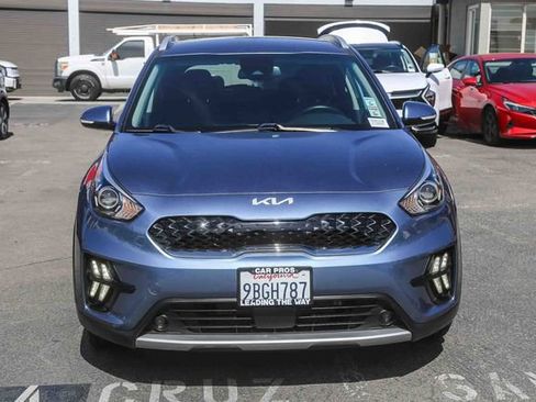 Used 2022 Kia Niro EX image 3