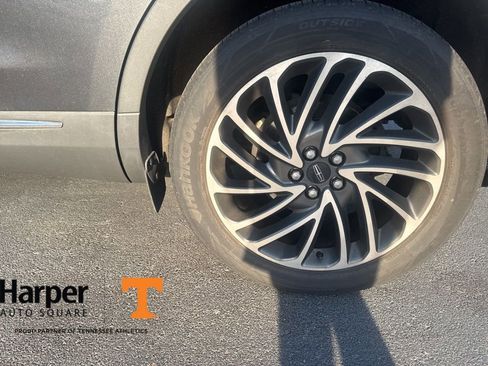 Used 2019 Lincoln Nautilus Reserve image 20