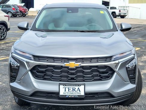 New 2026 Chevrolet Trax LS w/ LS Convenience Package FWD image 5