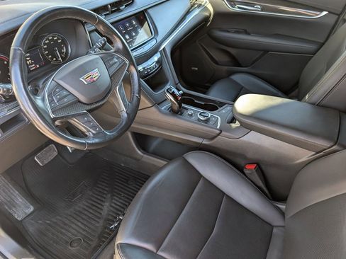 Certified 2022 Cadillac XT5 Sportv w/ LPO, ONYX Package image 11