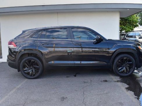 Used 2021 Volkswagen Atlas Cross Sport SE w/ Panoramic Sunroof Package image 8