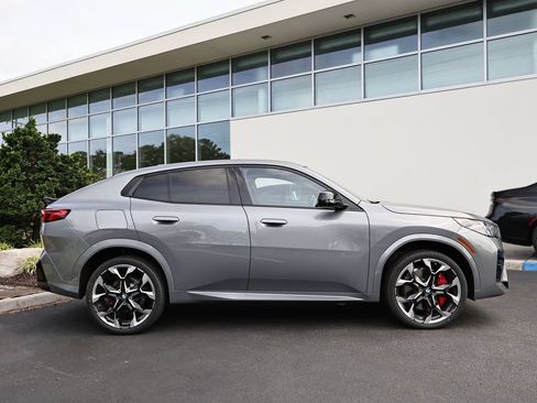 New 2026 BMW X2 xDrive28i w/ Technology Package AWD/4WD image 4