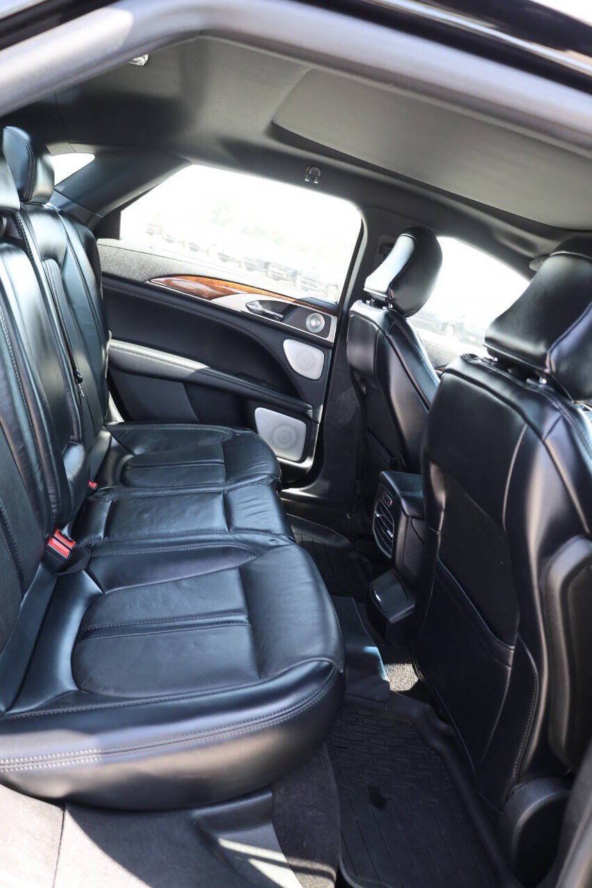 Used 2020 Lincoln MKZ Reserve w/ Luxury Package FWD image 16