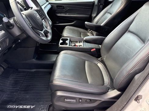 Used 2023 Honda Odyssey Sport image 9