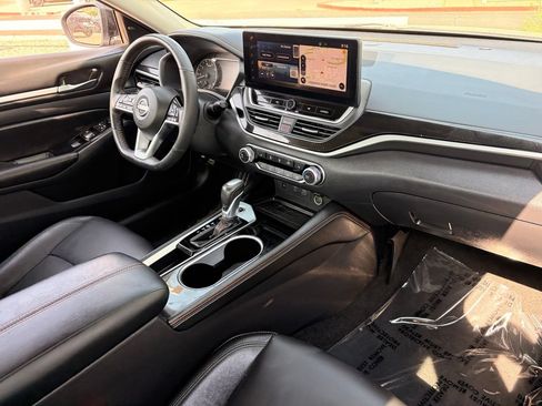 Certified 2024 Nissan Altima 2.5 SR w/ SR Premium Package FWD image 13