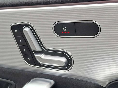 Used 2023 Mercedes-Benz CLA 250 4MATIC image 22