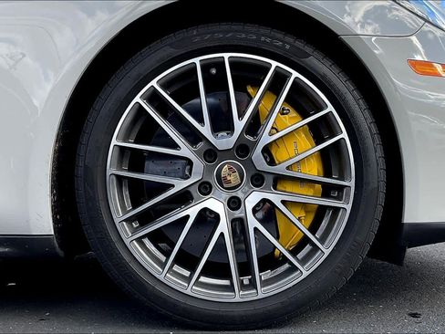 Used 2022 Porsche Panamera Turbo S image 12