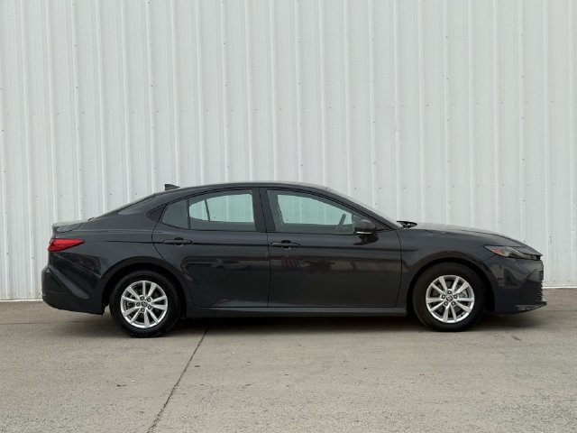 Used 2025 Toyota Camry LE FWD image 3