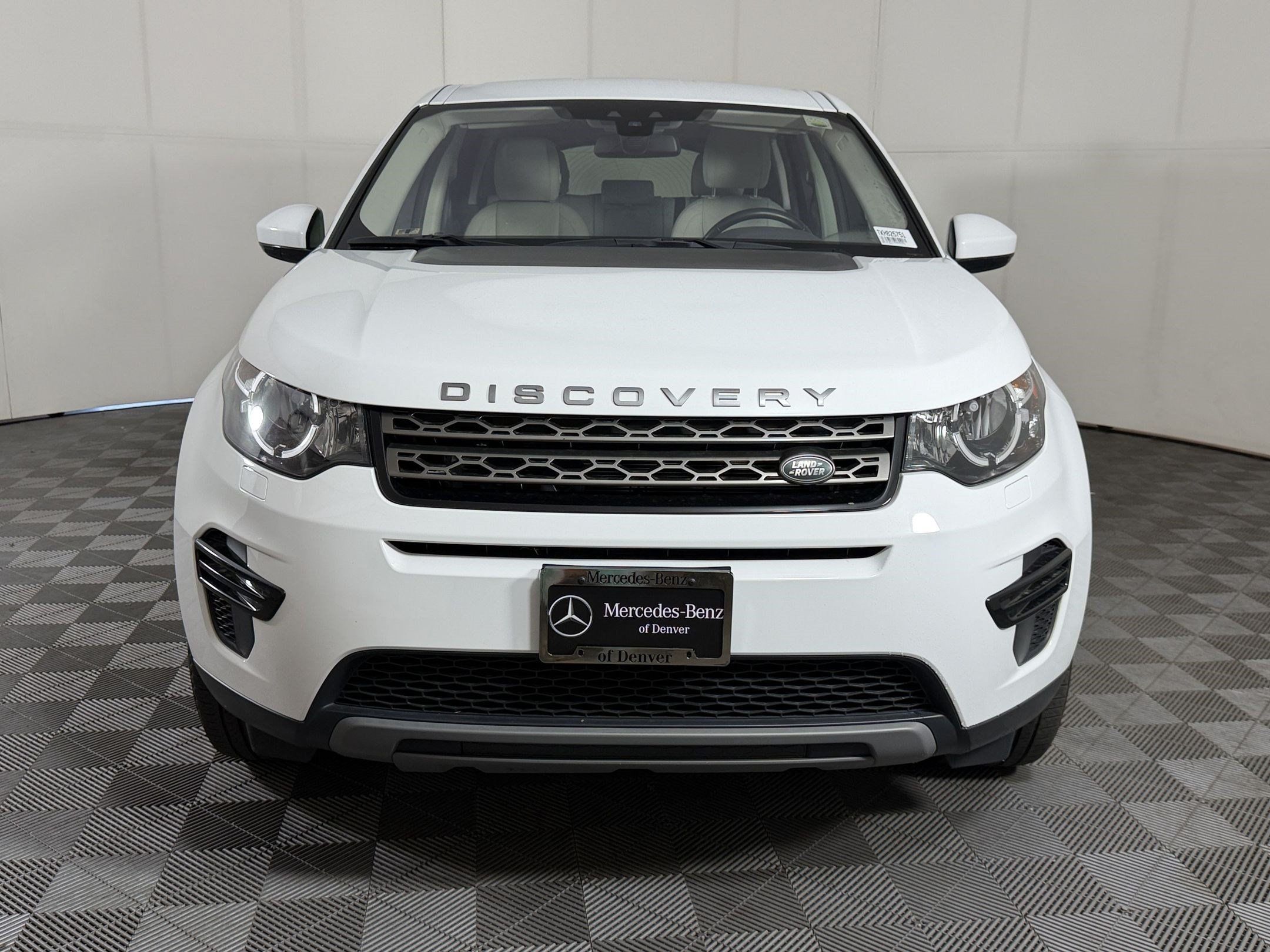 Used 2019 Land Rover Discovery Sport SE AWD/4WD image 6