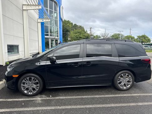 Certified 2025 Honda Odyssey Touring image 1
