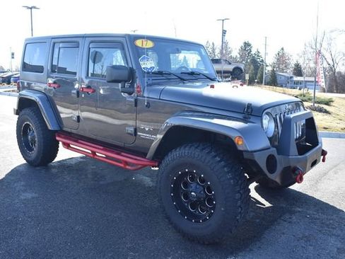 Used 2017 Jeep Wrangler Unlimited Sahara w/ Max Tow Package image 10