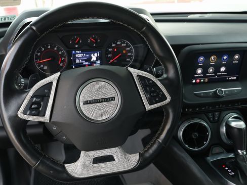 Used 2020 Chevrolet Camaro LT image 15