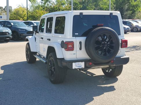 Used 2021 Jeep Wrangler Unlimited Sahara w/ Safety Group image 6