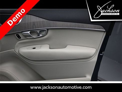Certified 2024 Volvo XC90 T8 Plus w/ Protection Package Premier image 31