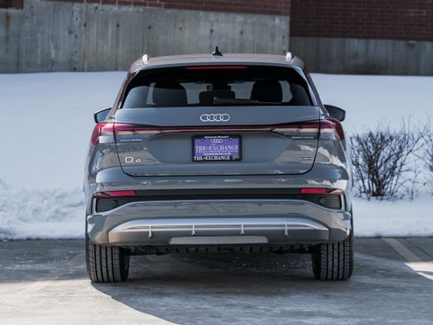 Used 2023 Audi Q4 e-tron Premium Plus w/ Premium Plus image 28
