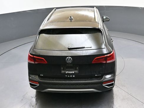 Certified 2024 Volkswagen Taos SE image 48