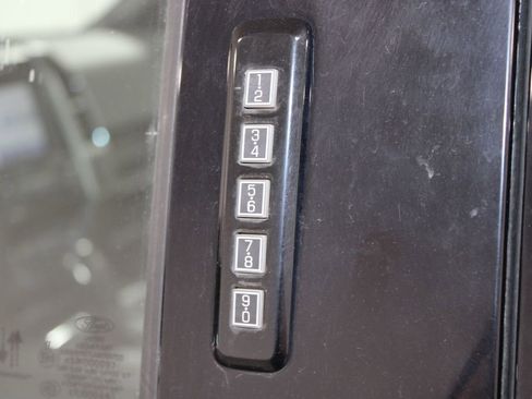 Used 2019 Ford F150 Lariat AWD/4WD image 17