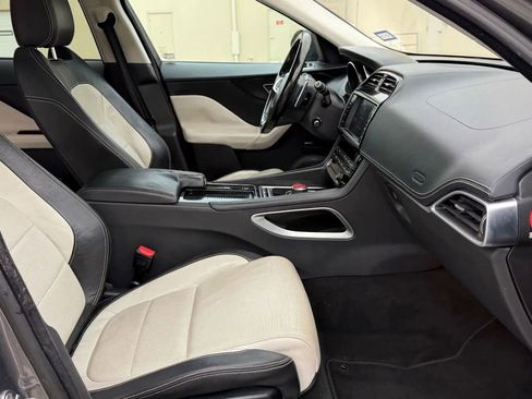 Used 2018 Jaguar F-PACE R-Sport AWD/4WD image 17
