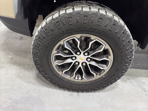 Used 2022 Chevrolet Colorado ZR2 image 9