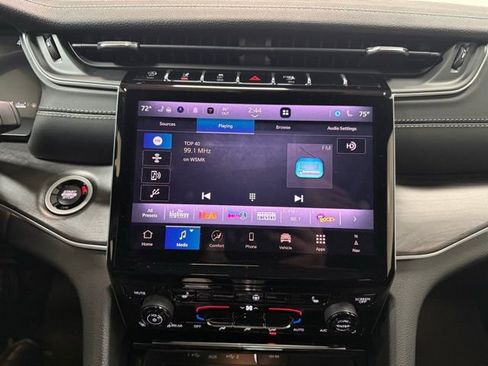 New 2025 Jeep Grand Cherokee L Limited w/ Black Appearance Package image 18