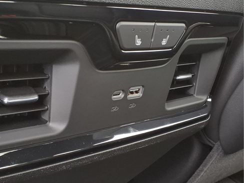 New 2026 GMC Sierra 2500 AT4X AWD/4WD image 19