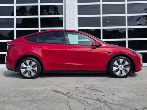 Used 2021 Tesla Model Y Long Range AWD/4WD image 3