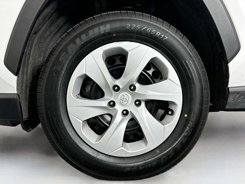 Used 2024 Toyota RAV4 LE image 11