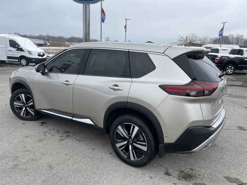 Used 2023 Nissan Rogue Platinum w/ Platinum Premium Package image 4