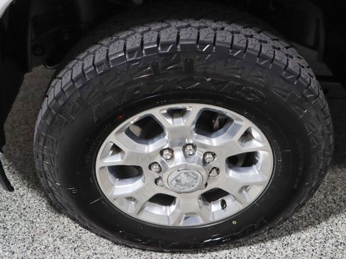 Used 2024 RAM 2500 Laramie AWD/4WD image 11