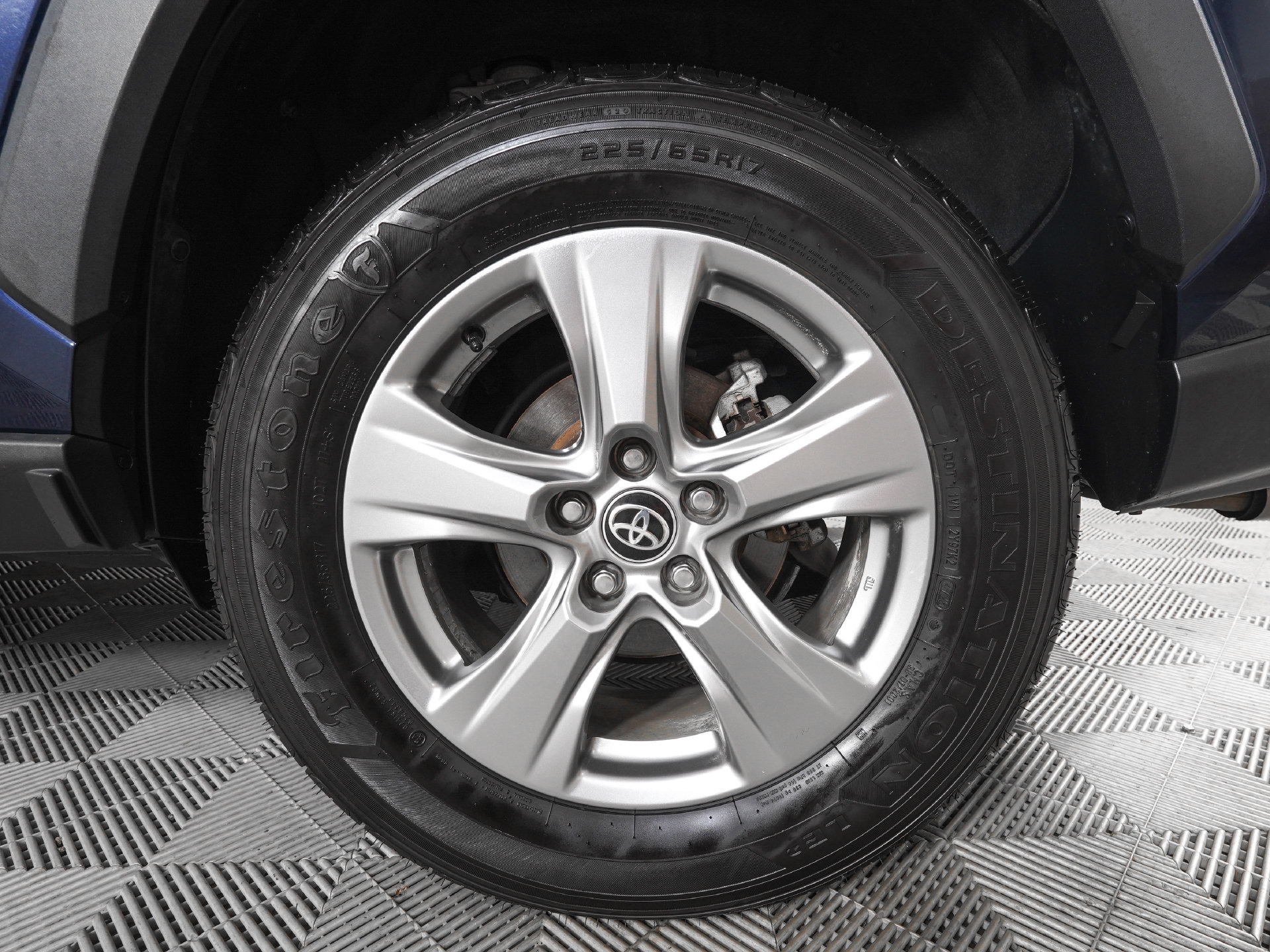 Used 2024 Toyota RAV4 XLE AWD/4WD image 29