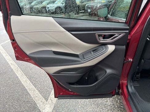 Used 2023 Subaru Forester Limited image 32