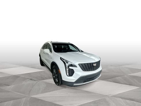Used 2020 Cadillac XT4 Premium Luxury FWD image 2
