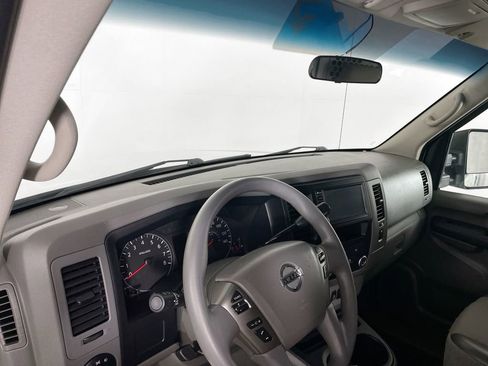 Used 2019 Nissan NV 3500 SL w/ Back Door Glass Package image 9