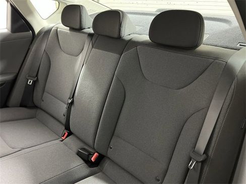 Used 2025 Kia K4 LXS image 21